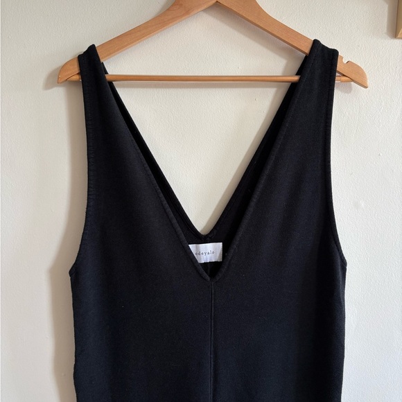 Odeyalo Black Sleeveless Jumpsuit – XS/S - Picture 4 of 4